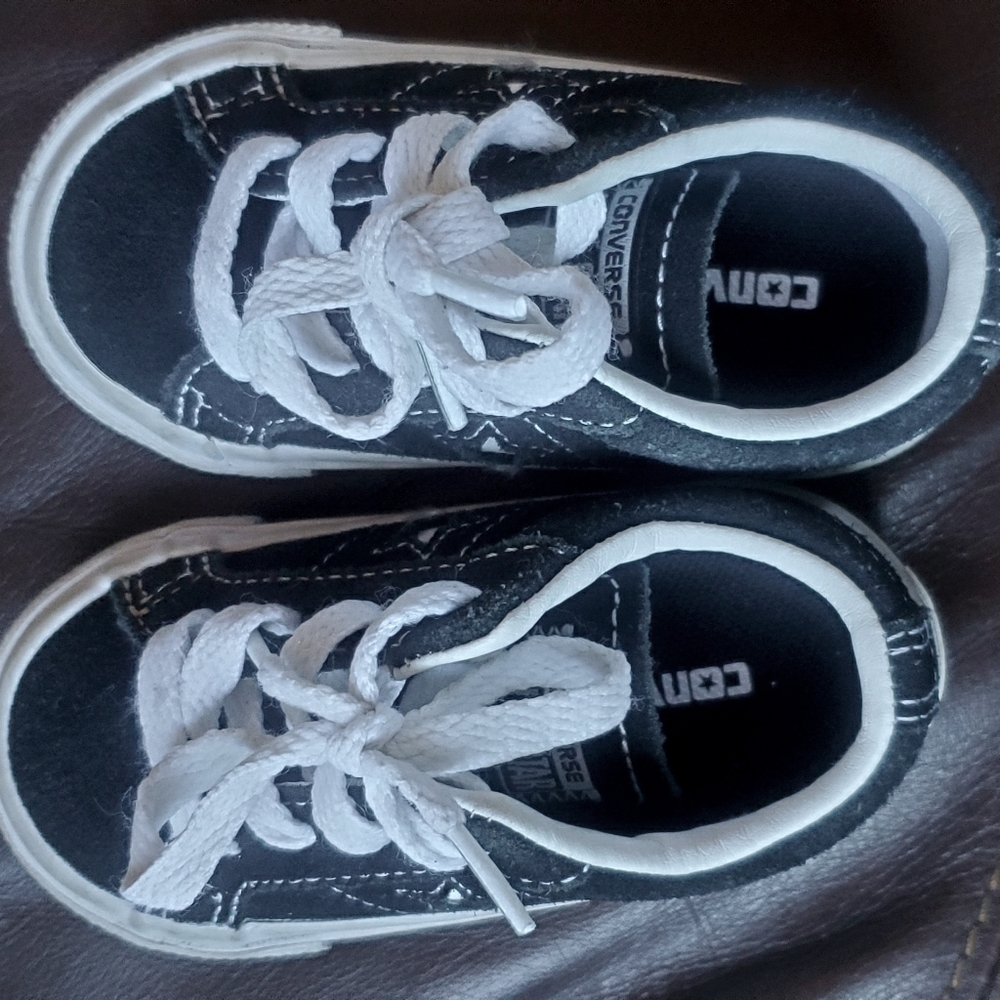 Boy converse